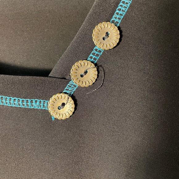 Tunic top with 3/4 length sleeves with solid black and prints in blocks - Picture 2 of 6